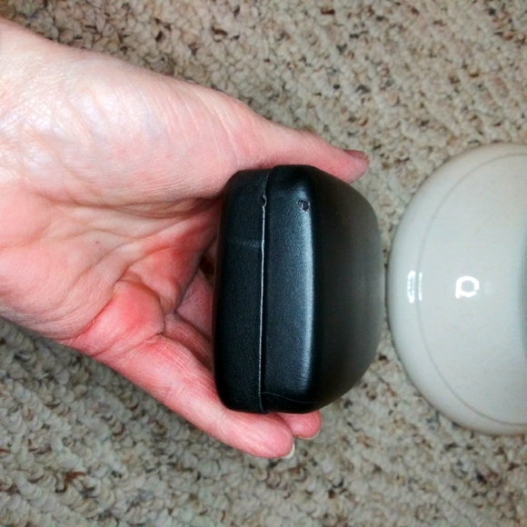 Versace Black & Gold Eyeglass Case - Picture 4 of 8